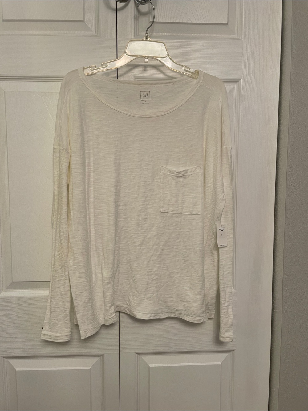 NWT GAP White Cotton T-Shirt Long Sleeves with Chest Pocket Large Oversized